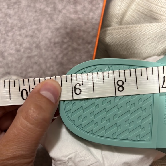 Hermes Slippers - Picture 10 of 10